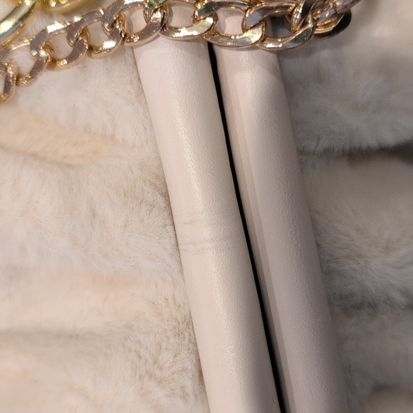 Skinnydip nova faux fur chain clutch bag - Picture 7 of 9